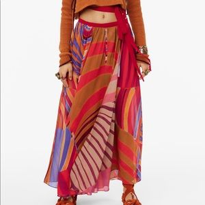 LIMITED EDITION PRINTED SKIRT (Zara)